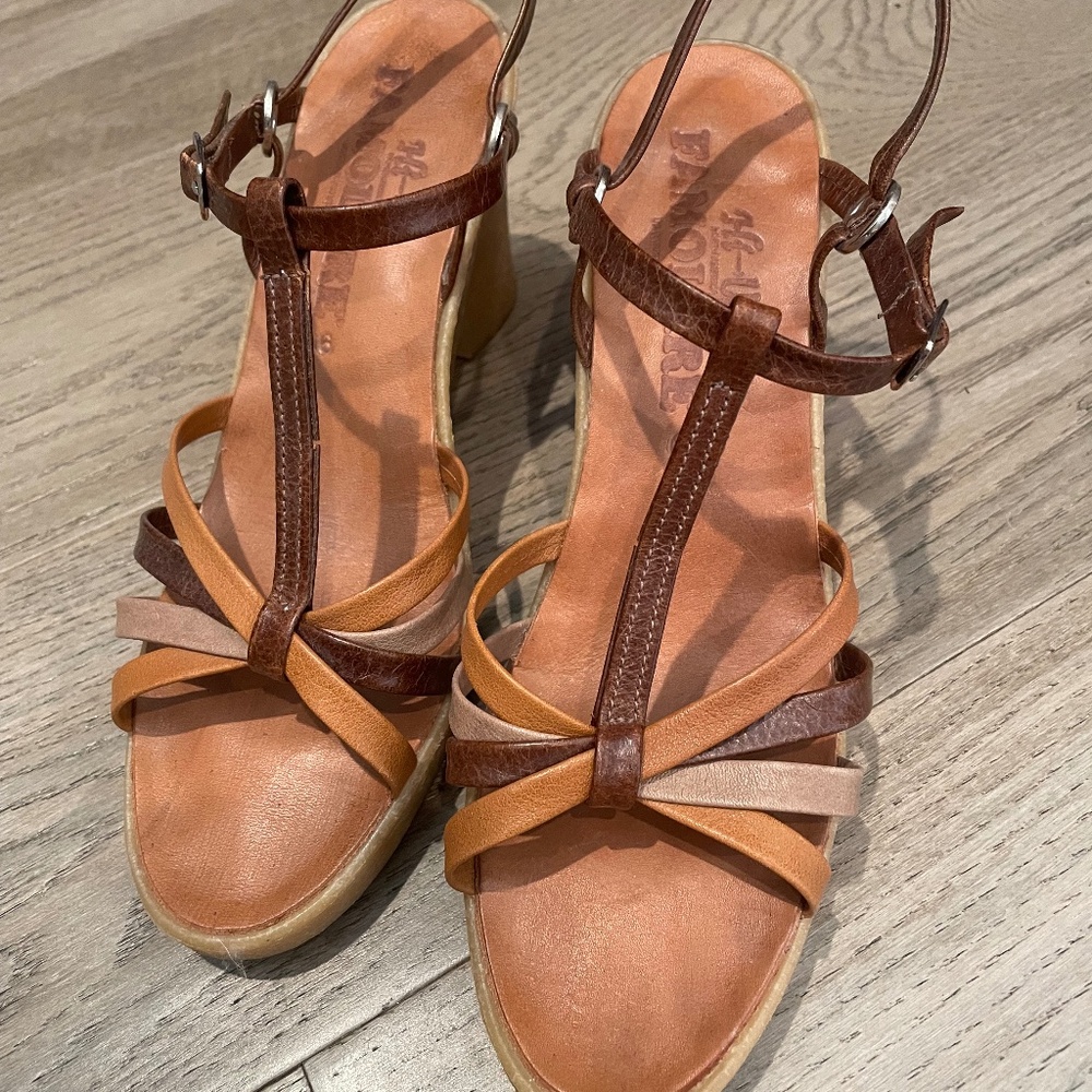 Famolare "To a Tee" Leather Wavy Wedge Sandals Tan & Brown, Size 8.5